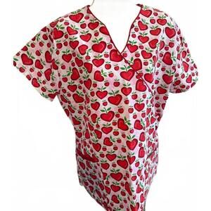 DIVINE WOMENS SCRUB TOP MEDIUM RED HEARTS‎